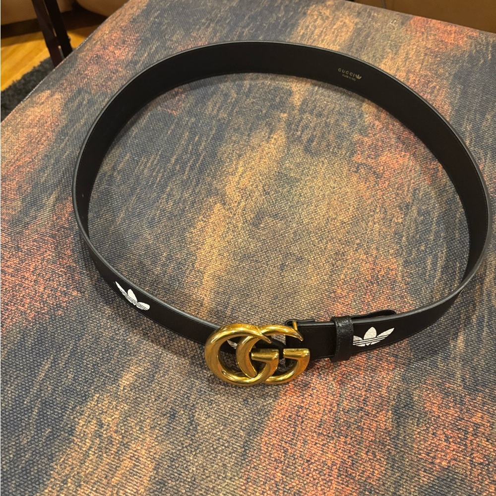 Gucci adidas belt new never worn tag is show and serial number